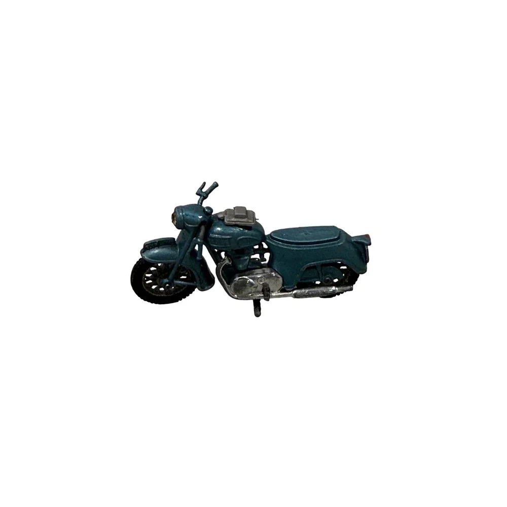 VINTAGE BRITAINS LTD TRIUMPH THUNDERBIRD MOTORCYCLE 650cc